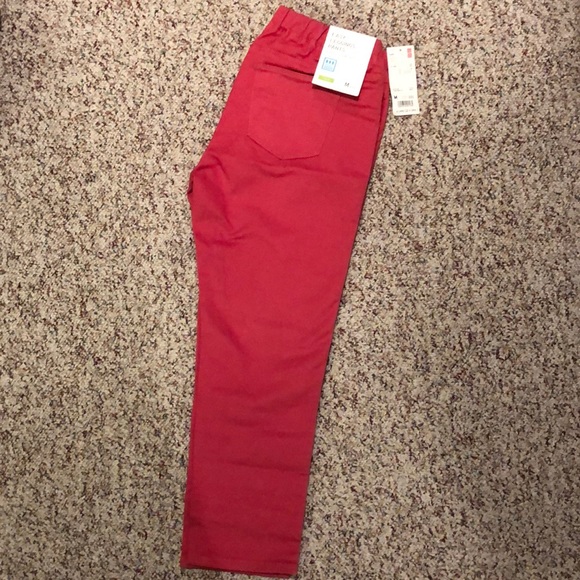 Uniqlo Pants - NWT Uniqlo cropped jeggings pants in red
